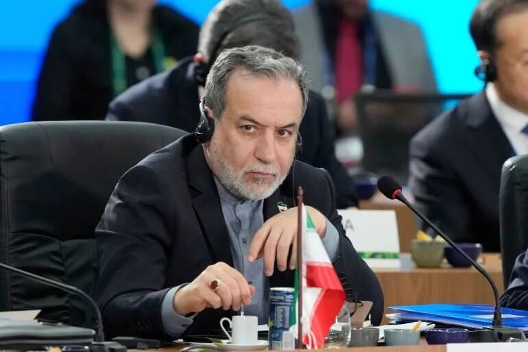 عراقچی: ایران آماده مذاکره است اما زیر بار تهدید نمی‌نشیند