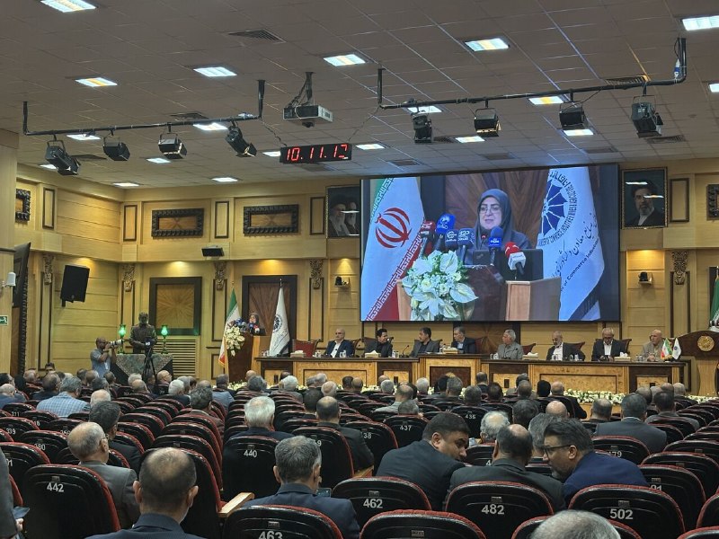 مهاجرانی: دولت موانع بخش خصوصی را برمی‌دارد