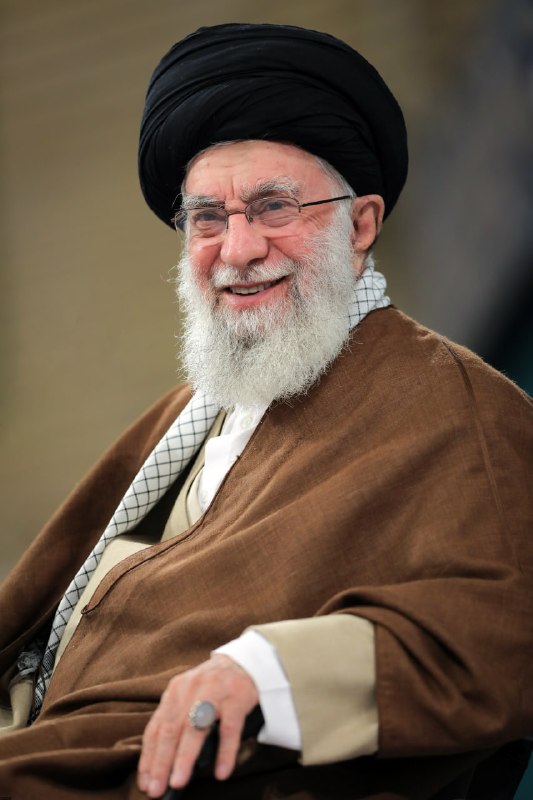 تصاویر دیدار نخبگان و استعدادهای برتر علمی با رهبر شهید انقلاب