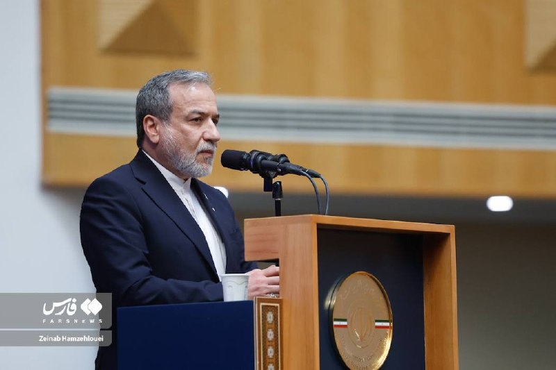 عراقچی: وضعیت کشور جنگی است و با صلح فاصله داریم