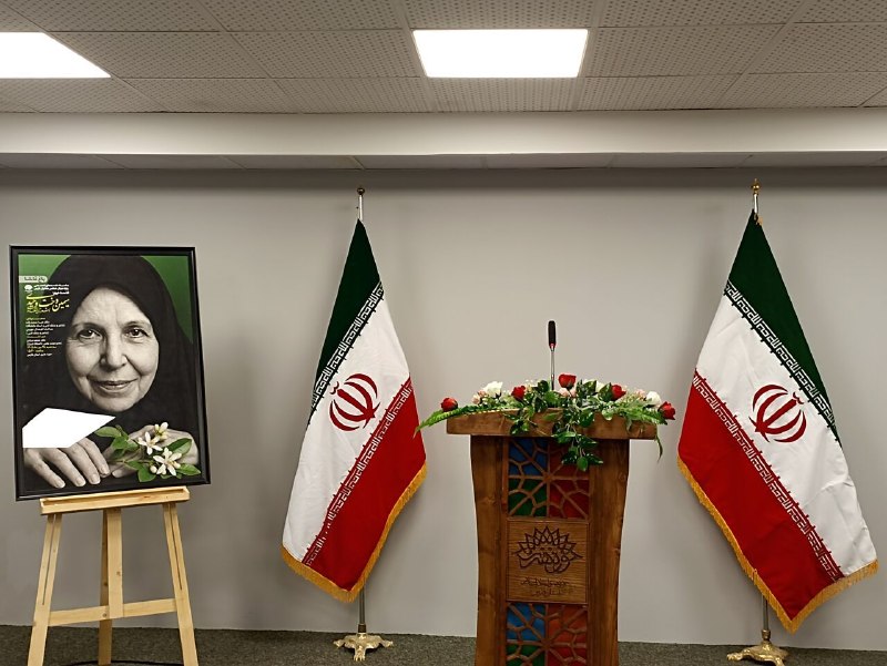 بازخوانی جایگاه سیمین‌دخت وحیدی در شعر زنان