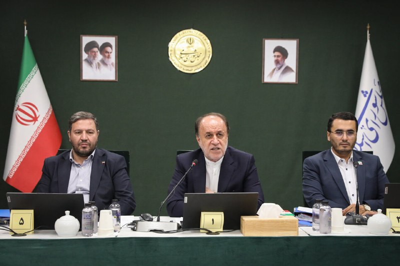 نایب‌رئیس مجلس: تنگه هرمز نماد اقتدار ملت ایران در برابر آمریکاست