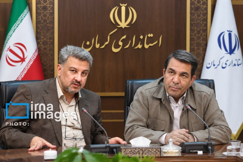 استاندار کرمان خواستار تسریع در اتصال نیروگاه‌های خورشیدی به شبکه برق شد