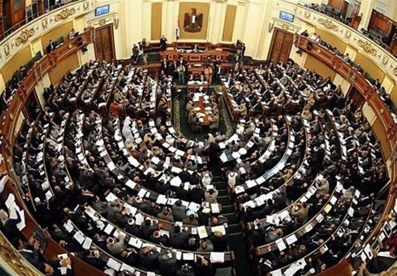 پارلمان مصر رأی‌گیری حمایت نظامی از عربستان را مجددا به تعویق انداخت