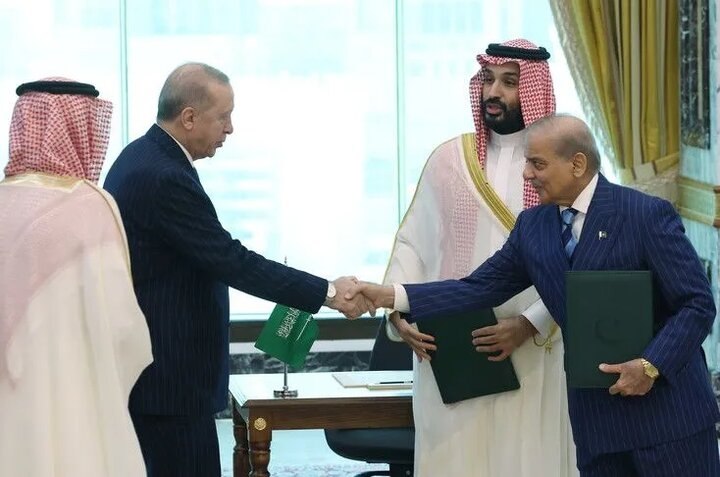 پاکستان تکمیل تصویب توافق دفاع مشترک مکه را اعلام کرد