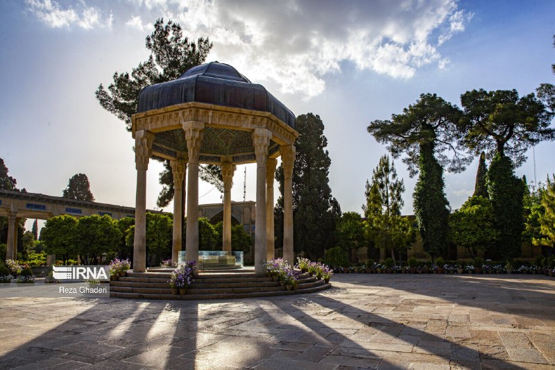 پژوهش «رنگ در اشعار حافظ» در گرمسار برگزار شد