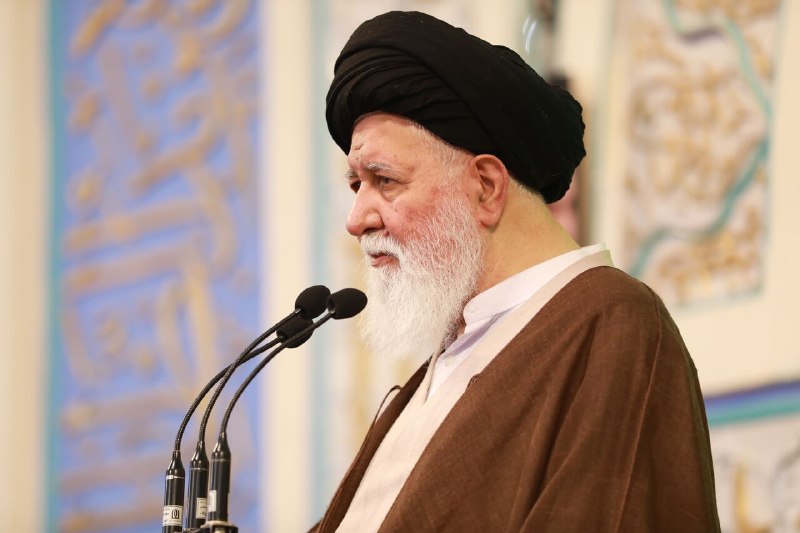 امام جمعه مشهد: دشمن در عرصه نظامی تنها تهدید را تشدید می‌کند